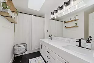 562 Warrington Ave, Eugene, OR 97404 - Photo 27