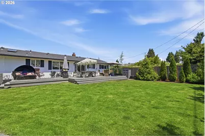 562 Warrington Ave, Eugene, OR 97404 - Photo 5