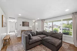 562 Warrington Ave, Eugene, OR 97404 - Photo 9