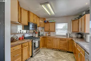 454 E Main St, Athena, OR 97813 - Photo 11