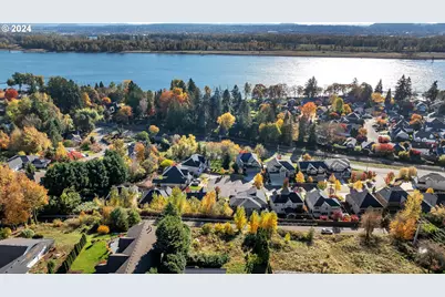 14215 SE Bella Vista Pl #5, Vancouver, WA 98683 - Photo 3