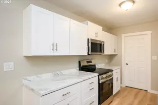 3069 W Sherwood Ave, Roseburg, OR 97471 - Photo 11