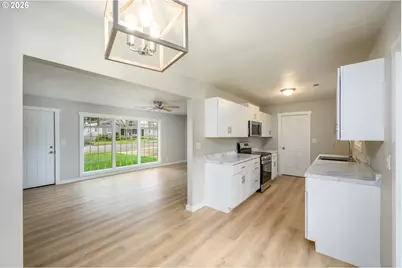 3069 W Sherwood Ave, Roseburg, OR 97471 - Photo 7