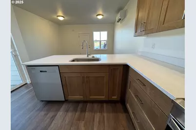 361 SE Kitzmiller Dr, Dallas, OR 97338 - Photo 7