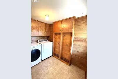 1179 6th St, Florence, OR 97439 - Photo 13
