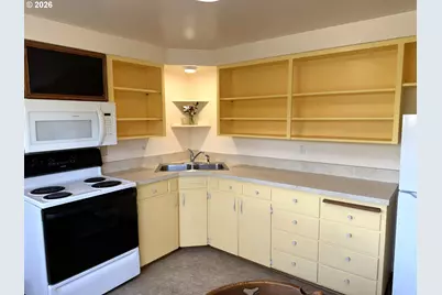 1179 6th St, Florence, OR 97439 - Photo 15