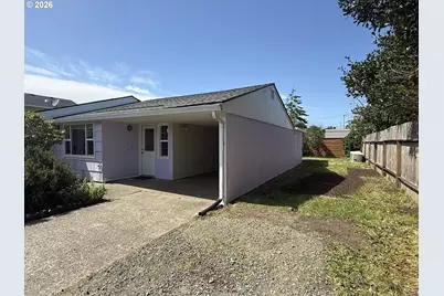 1179 6th St, Florence, OR 97439 - Photo 3