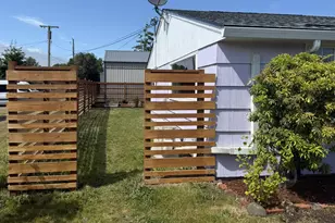 1179 6th St, Florence, OR 97439 - Photo 7