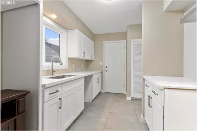 4565 NE 86th Ave, Portland, OR 97220 - Photo 19