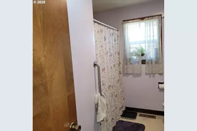 2075 NE Brown Rd, Salem, OR 97305 - Photo 11