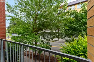 2006 SE Morrison St, Portland, OR 97214 - Photo 21