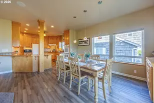 1587 NW 39th St, Lincoln City, OR 97367 - Photo 11
