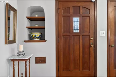 728 NE Royal Ct, Portland, OR 97232 - Photo 5