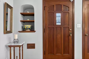 728 NE Royal Ct, Portland, OR 97232 - Photo 5