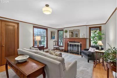 728 NE Royal Ct, Portland, OR 97232 - Photo 3