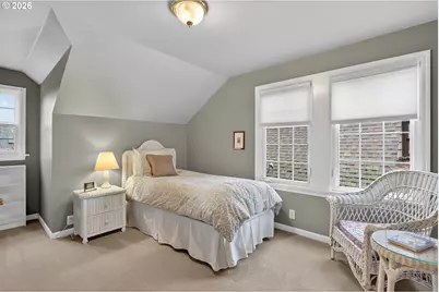 728 NE Royal Ct, Portland, OR 97232 - Photo 23