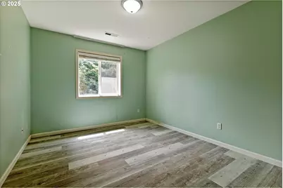 215 NW 150th Way NW, Vancouver, WA 98685 - Photo 29