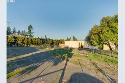 12105 NE Prescott St, Portland, OR 97220 - Photo 13