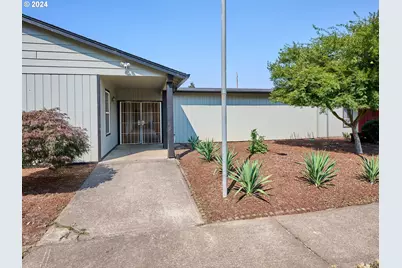 1480 NE Laurel Ave, Woodburn, OR 97071 - Photo 9