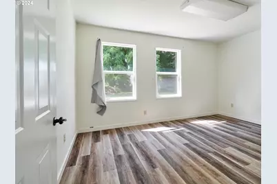 1480 NE Laurel Ave, Woodburn, OR 97071 - Photo 29