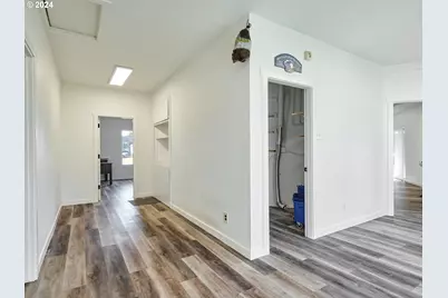 1480 NE Laurel Ave, Woodburn, OR 97071 - Photo 33