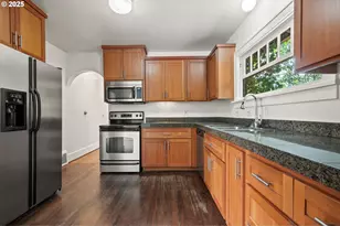 6219 N Minnesota Ave, Portland, OR 97217 - Photo 11