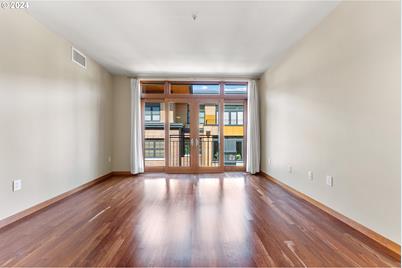 2335 NW Raleigh St #311, Portland, OR 97210 - Photo 1