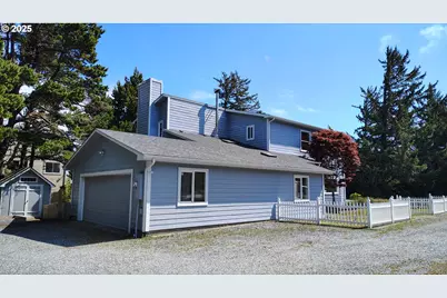 220 Flake St, Port Orford, OR 97465 - Photo 3