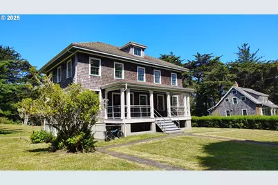 220 Flake St, Port Orford, OR 97465 - Photo 9
