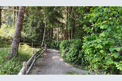 220 Flake St, Port Orford, OR 97465 - Photo 11