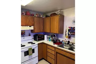 1485 Lakeshore Dr, Coos Bay, OR 97420 - Photo 5