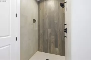 51975 E Terra Fern Dr, Sandy, OR 97055 - Photo 17