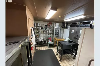 1277 Bay St, Florence, OR 97439 - Photo 21