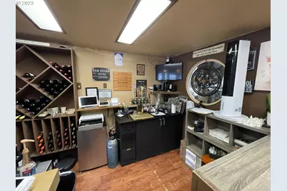 1277 Bay St, Florence, OR 97439 - Photo 11