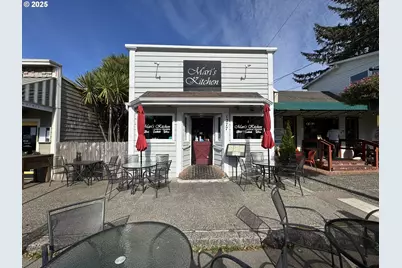 1277 Bay St, Florence, OR 97439 - Photo 3