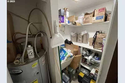 1277 Bay St, Florence, OR 97439 - Photo 17