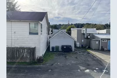 1277 Bay St, Florence, OR 97439 - Photo 23