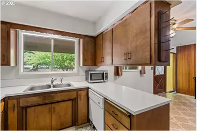 8108 Azalea Glen Rd, Glendale, OR 97442 - Photo 11