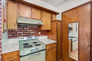 8108 Azalea-Glen Rd, Glendale, OR 97442 - Photo 9