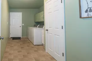 685 NE Paloma Ave, Gresham, OR 97030 - Photo 27