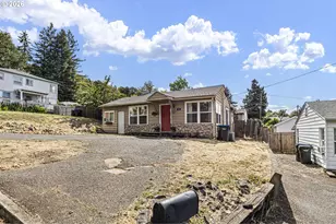 747 NE Jackson St, Roseburg, OR 97470 - Photo 33