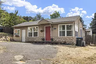 747 NE Jackson St, Roseburg, OR 97470 - Photo 29