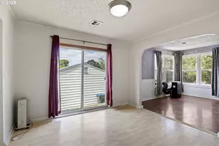 747 NE Jackson St, Roseburg, OR 97470 - Photo 9