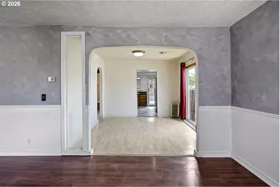 747 NE Jackson St, Roseburg, OR 97470 - Photo 7