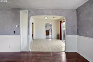 747 NE Jackson St, Roseburg, OR 97470 - Photo 7
