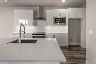 16832 SE Shimmering Leaf St, Happy Valley, OR 97086 - Photo 9