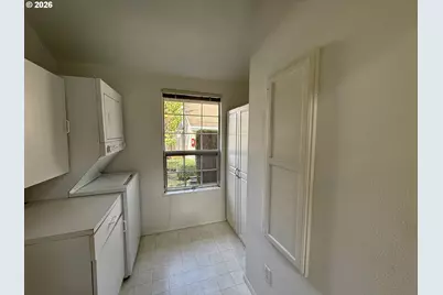 13775 SW Scholls Ferry Rd SW #11, Beaverton, OR 97008 - Photo 9