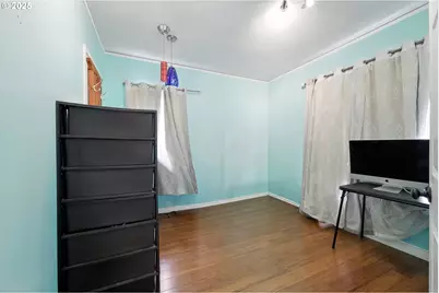 1611 NE 102nd Ave, Portland, OR 97220 - Photo 11