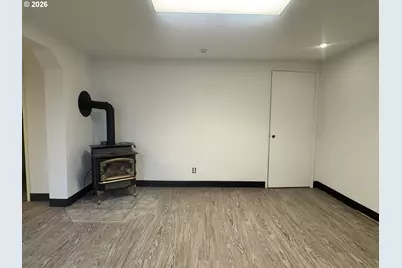 1611 NE 102nd Ave, Portland, OR 97220 - Photo 17