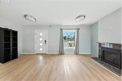 1611 NE 102nd Ave, Portland, OR 97220 - Photo 9